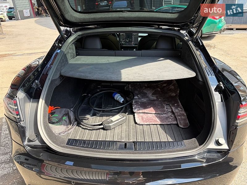 Лифтбек Tesla Model S 2021 в Киеве