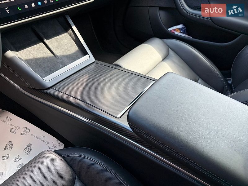 Лифтбек Tesla Model S 2021 в Киеве
