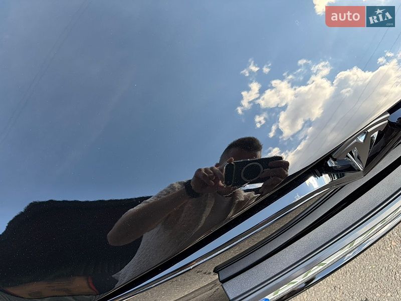Лифтбек Tesla Model S 2021 в Киеве