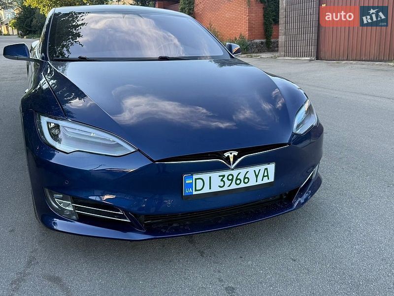 Лифтбек Tesla Model S 2018 в Днепре