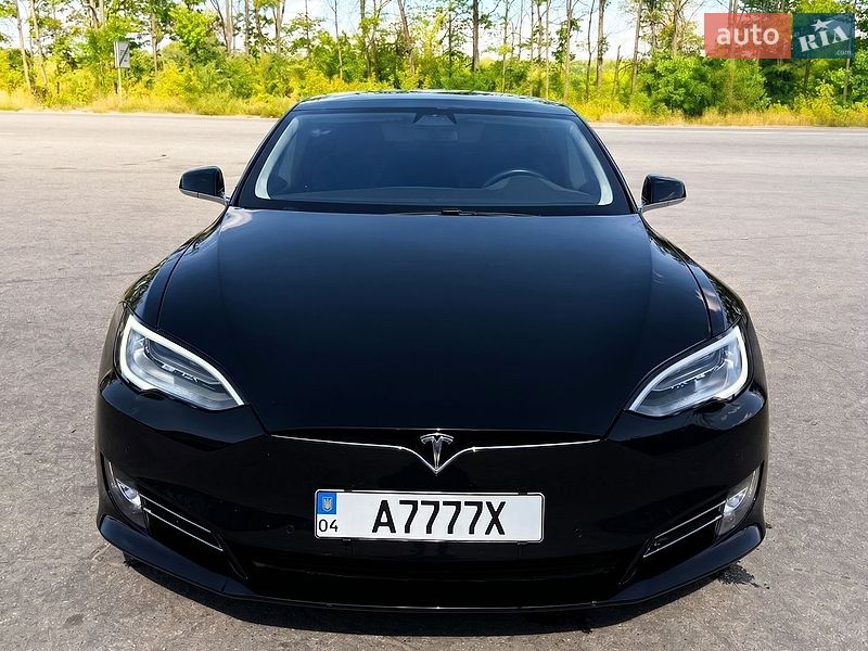 Лифтбек Tesla Model S 2016 в Харькове