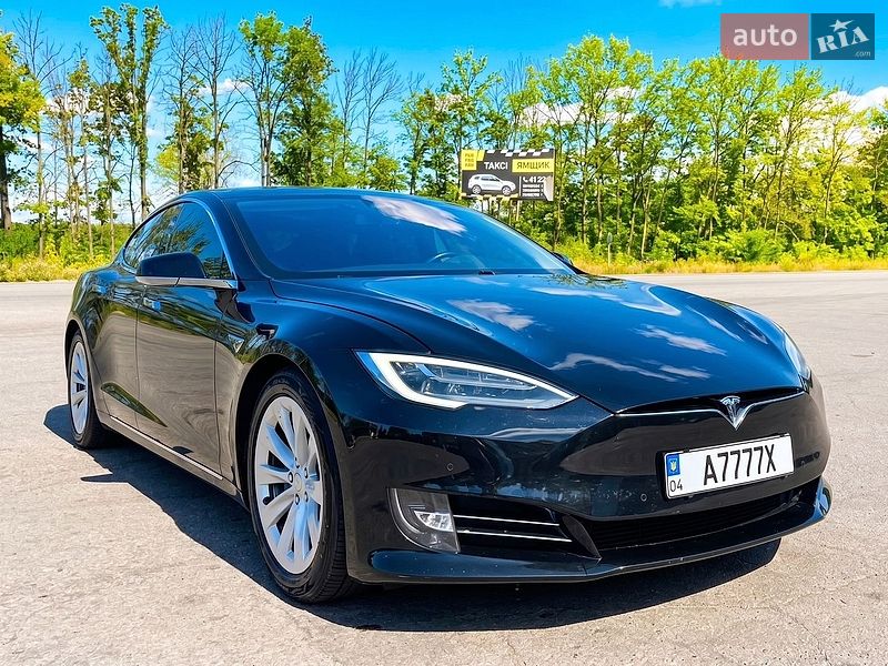 Лифтбек Tesla Model S 2016 в Харькове