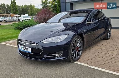 Лифтбек Tesla Model S 2015 в Киеве