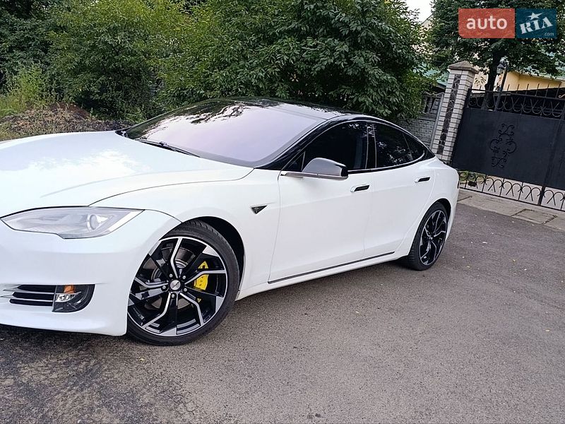 Tesla Model S 2013