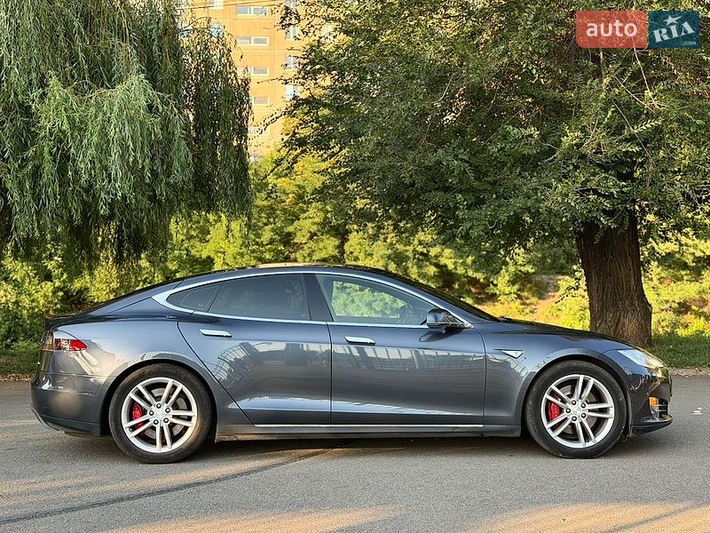 Ліфтбек Tesla Model S 2015 в Кривому Розі фото 4 Ліфтбек Tesla Model S 2015 в Кривому Розі