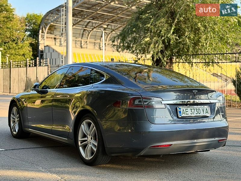 Ліфтбек Tesla Model S 2015 в Кривому Розі фото 8 Ліфтбек Tesla Model S 2015 в Кривому Розі