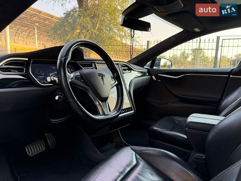 Ліфтбек Tesla Model S 2015 в Кривому Розі фото 16 Ліфтбек Tesla Model S 2015 в Кривому Розі