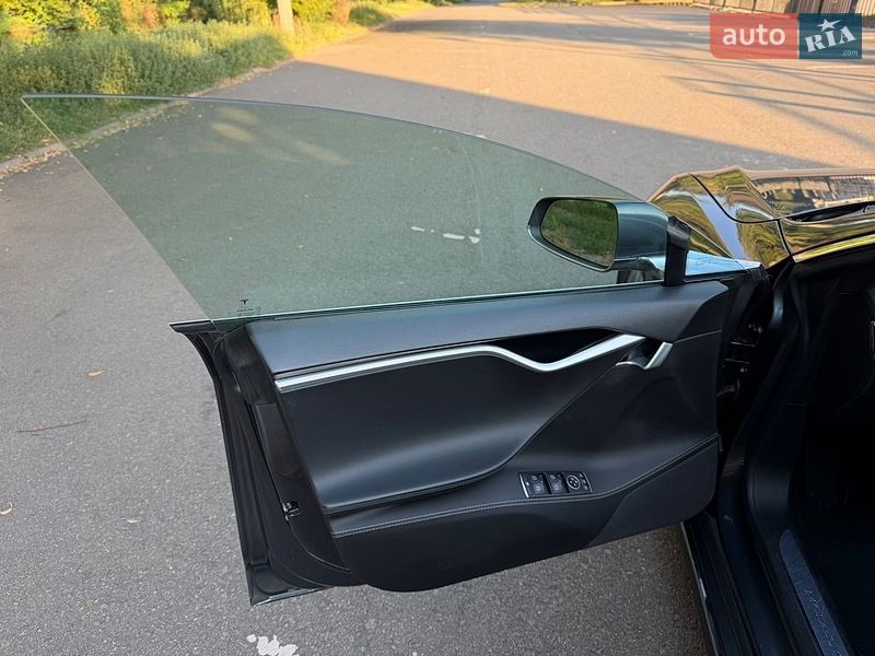 Ліфтбек Tesla Model S 2015 в Кривому Розі фото 24 Ліфтбек Tesla Model S 2015 в Кривому Розі