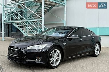 Лифтбек Tesla Model S 2015 в Одессе Лифтбек Tesla Model S 2015 в Одессе