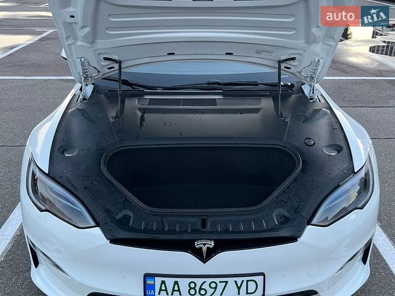 Лифтбек Tesla Model S 2022 в Львове