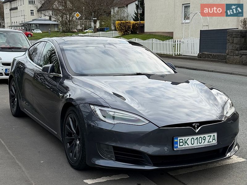 Tesla Model S 2017