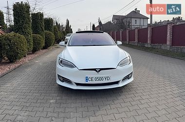 Ліфтбек Tesla Model S 2018 в Чернівцях