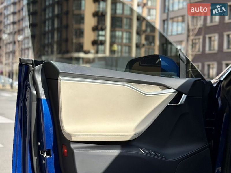 Лифтбек Tesla Model S 2018 в Киеве фото 9 Лифтбек Tesla Model S 2018 в Киеве