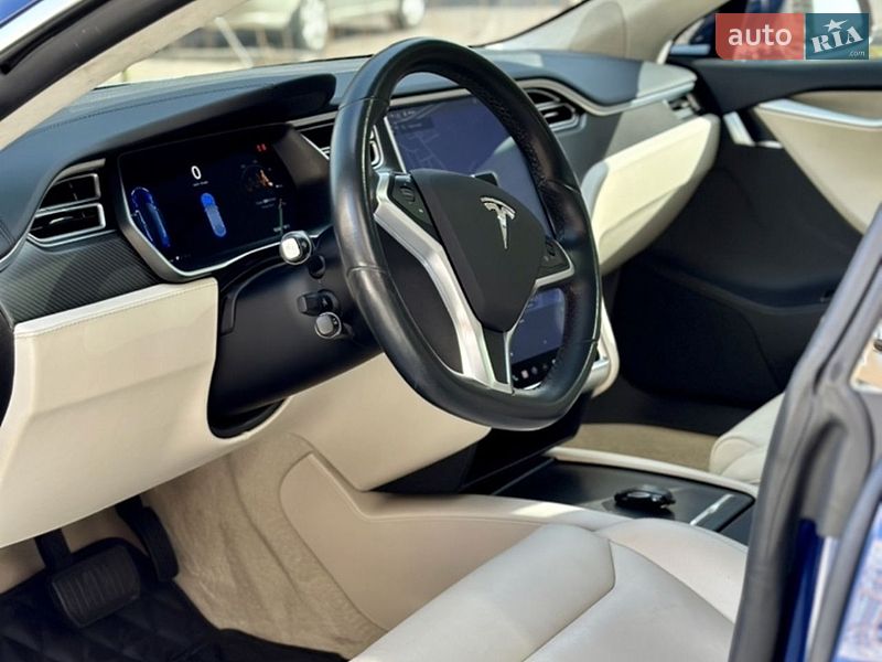 Лифтбек Tesla Model S 2018 в Киеве фото 13 Лифтбек Tesla Model S 2018 в Киеве