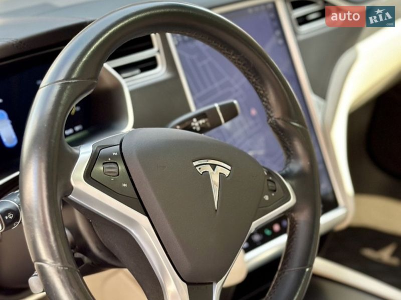 Лифтбек Tesla Model S 2018 в Киеве фото 17 Лифтбек Tesla Model S 2018 в Киеве