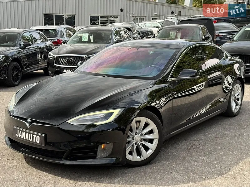 Tesla Model S 2016