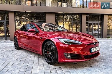 Лифтбек Tesla Model S 2019 в Черновцах