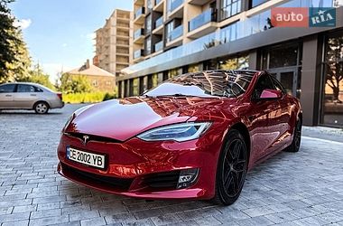 Лифтбек Tesla Model S 2019 в Черновцах