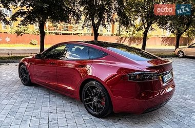 Лифтбек Tesla Model S 2019 в Черновцах