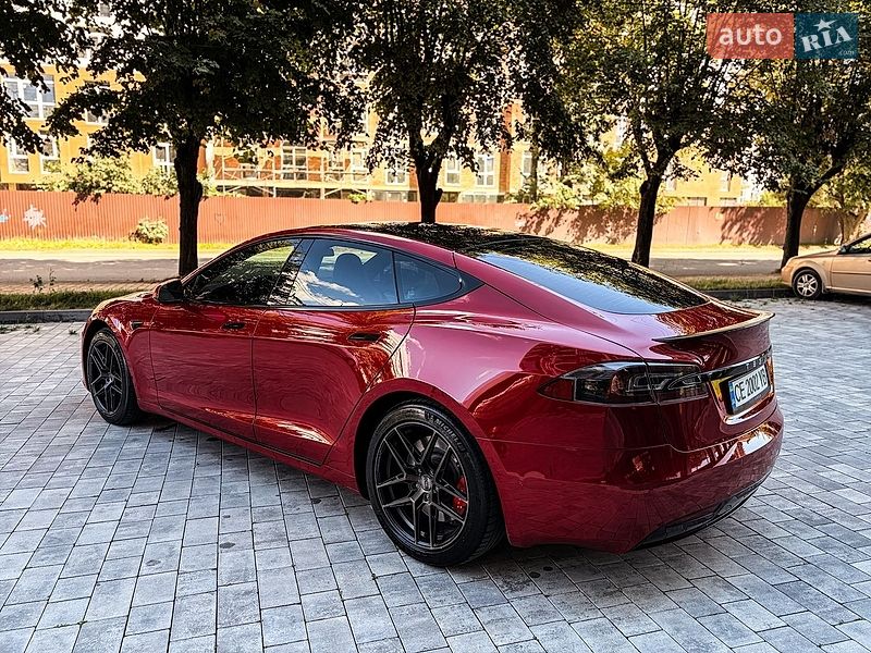 Лифтбек Tesla Model S 2019 в Черновцах