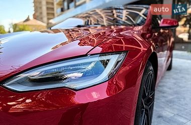 Лифтбек Tesla Model S 2019 в Черновцах