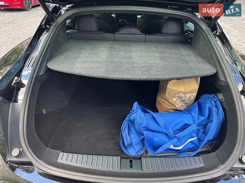 Ліфтбек Tesla Model S 2022 в Дніпрі