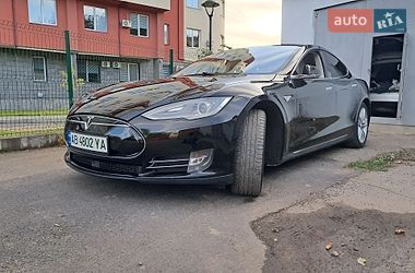 Ліфтбек Tesla Model S 2015 в Вінниці