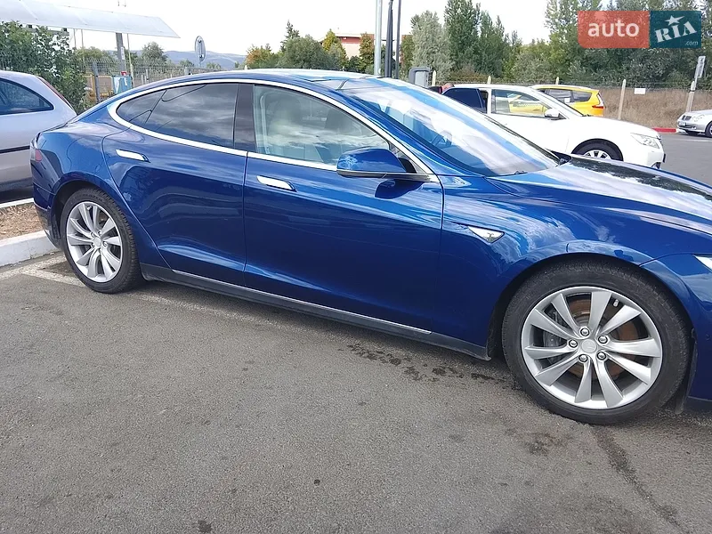 Tesla Model S