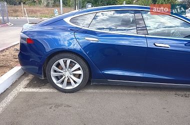 Лифтбек Tesla Model S 2016 в Днепре