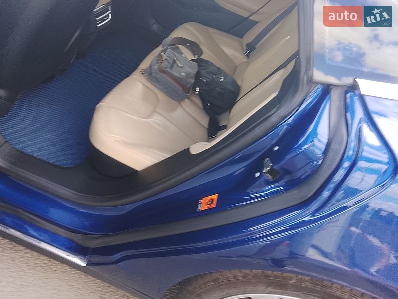 Лифтбек Tesla Model S 2016 в Днепре