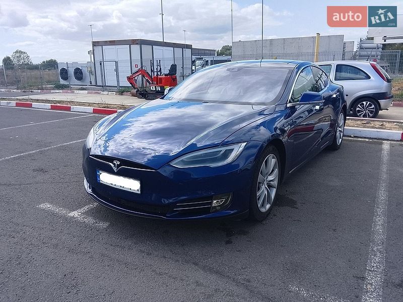 Tesla Model S 2016
