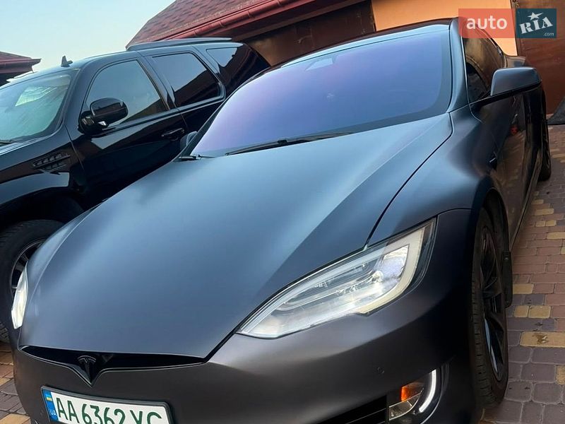 Tesla Model S 2019