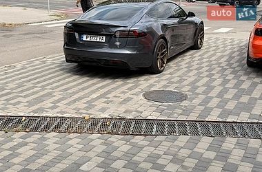 Лифтбек Tesla Model S 2022 в Киеве