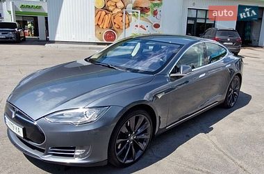 Лифтбек Tesla Model S 2014 в Кременчуге Лифтбек Tesla Model S 2014 в Кременчуге