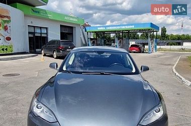 Ліфтбек Tesla Model S 2014 в Кременчуці