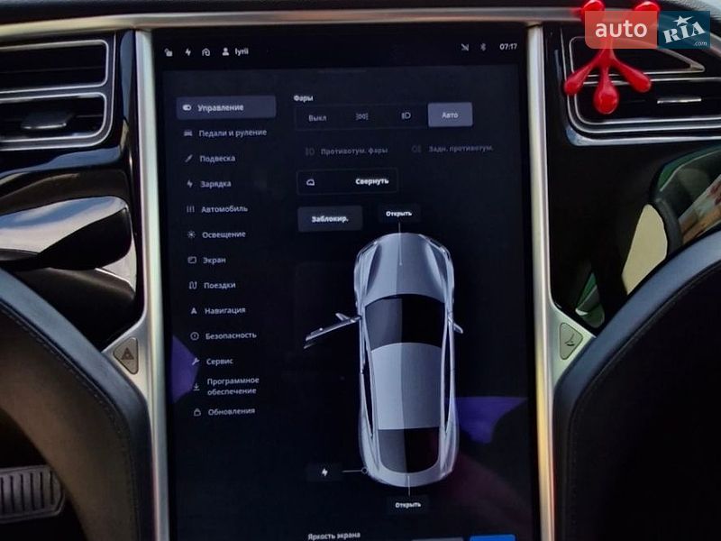 Ліфтбек Tesla Model S 2014 в Кременчуці