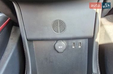 Ліфтбек Tesla Model S 2014 в Кременчуці