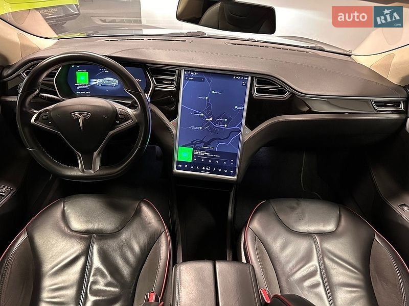 Ліфтбек Tesla Model S 2014 в Кременчуці