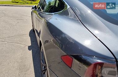 Ліфтбек Tesla Model S 2014 в Кременчуці