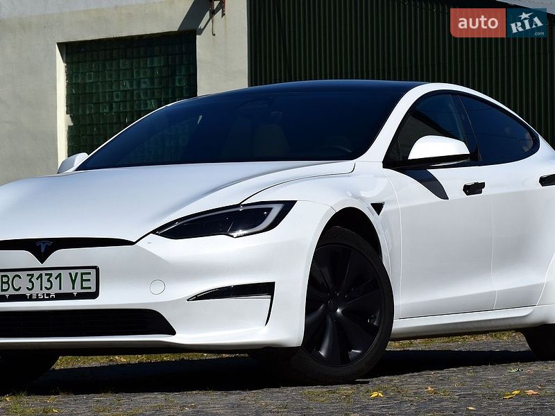 Лифтбек Tesla Model S 2023 в Дрогобыче