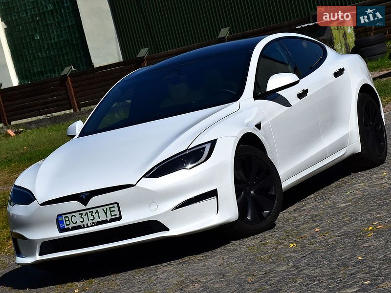 Лифтбек Tesla Model S 2023 в Дрогобыче