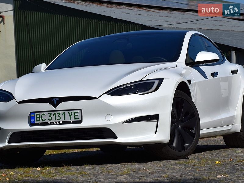 Лифтбек Tesla Model S 2023 в Дрогобыче