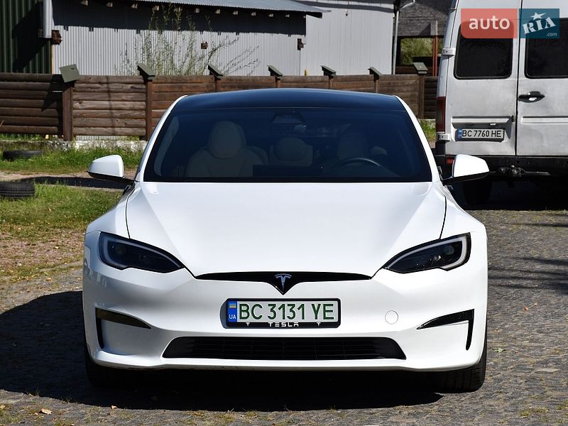Лифтбек Tesla Model S 2023 в Дрогобыче