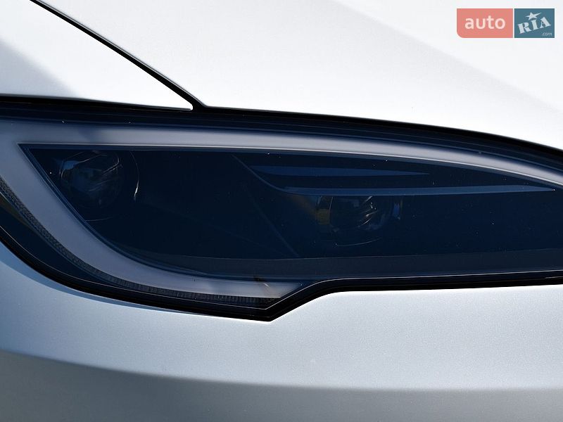 Лифтбек Tesla Model S 2023 в Дрогобыче