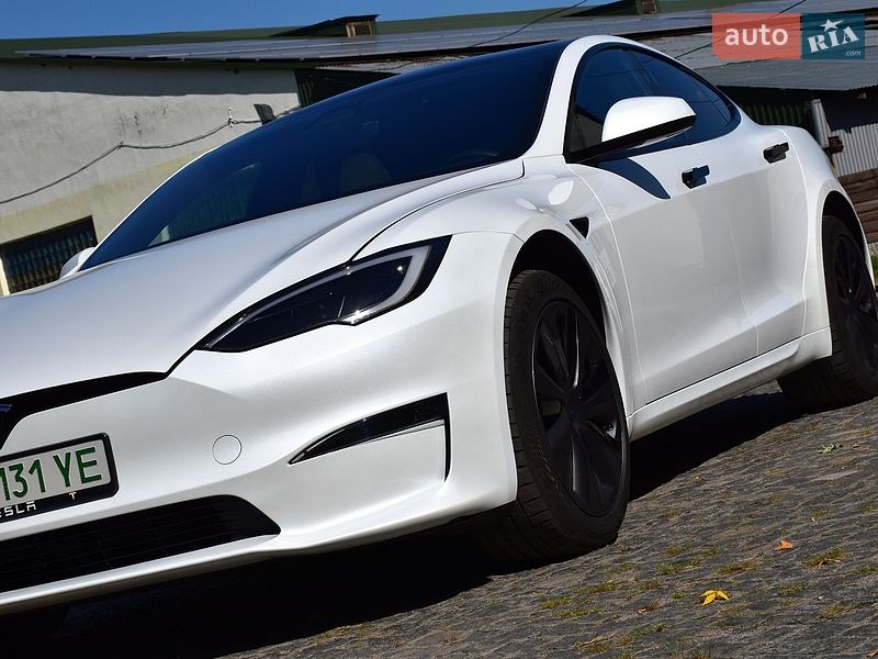 Лифтбек Tesla Model S 2023 в Дрогобыче