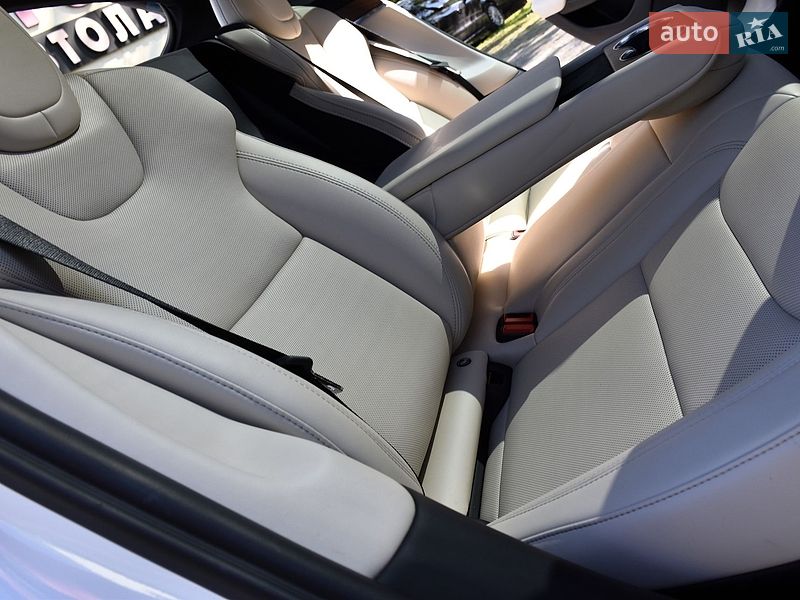 Лифтбек Tesla Model S 2023 в Дрогобыче