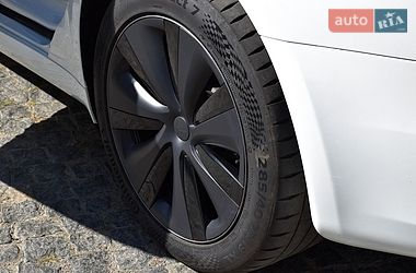 Лифтбек Tesla Model S 2023 в Дрогобыче