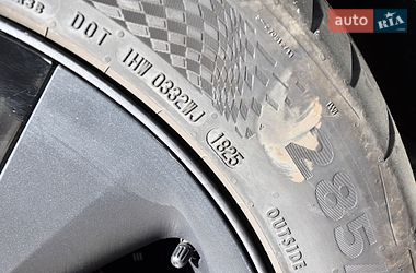 Лифтбек Tesla Model S 2023 в Дрогобыче