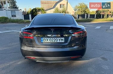 Лифтбек Tesla Model S 2015 в Виннице