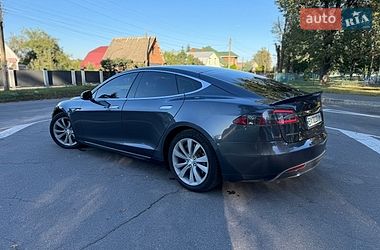 Лифтбек Tesla Model S 2015 в Виннице